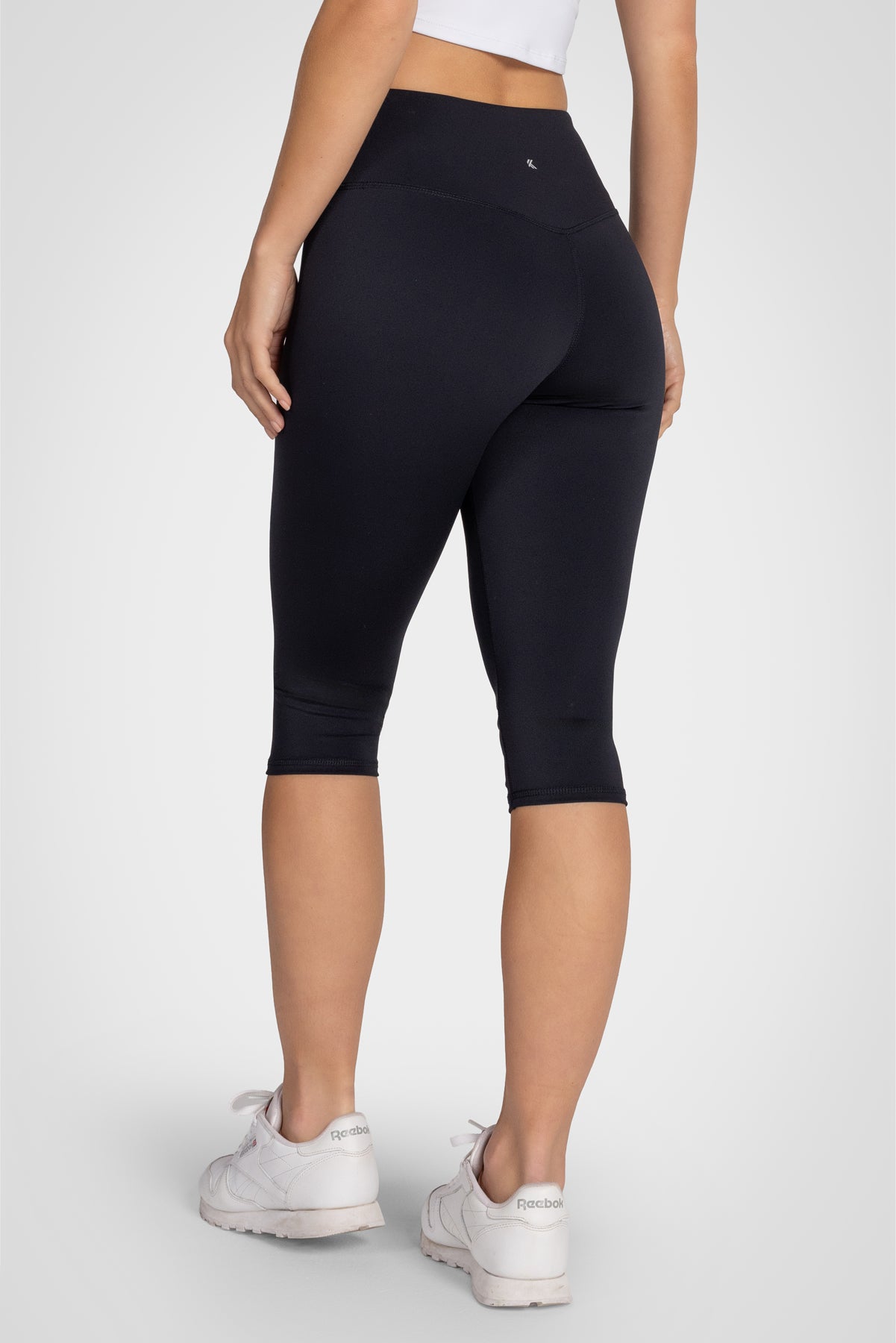 Define V-Waist Capri