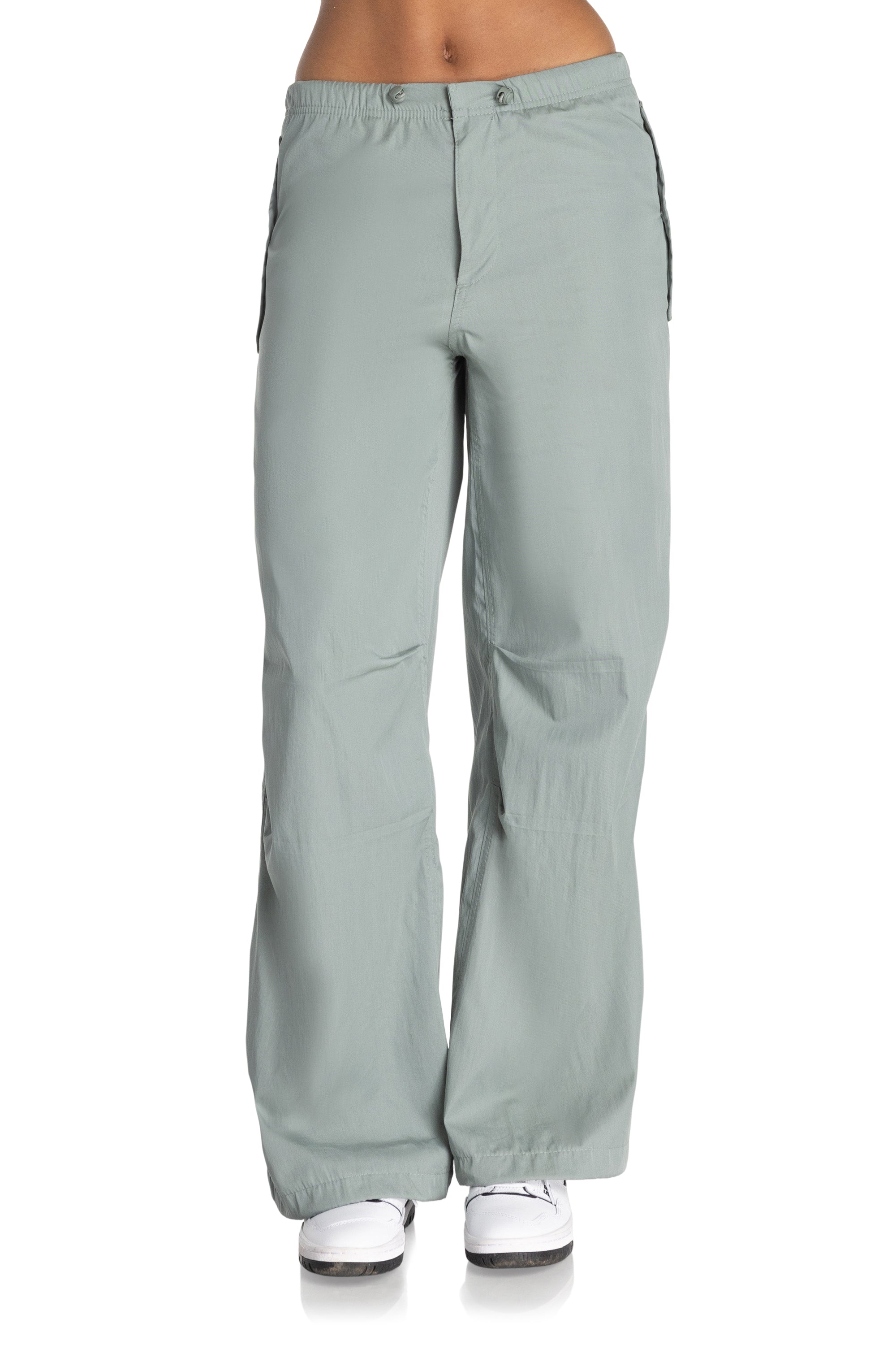Dynamic parachute trousers