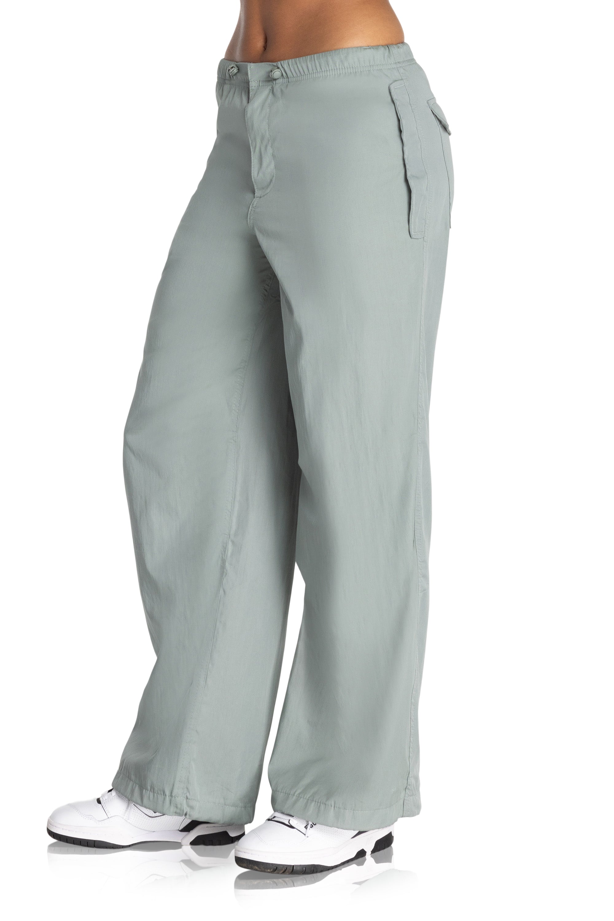 Dynamic parachute trousers