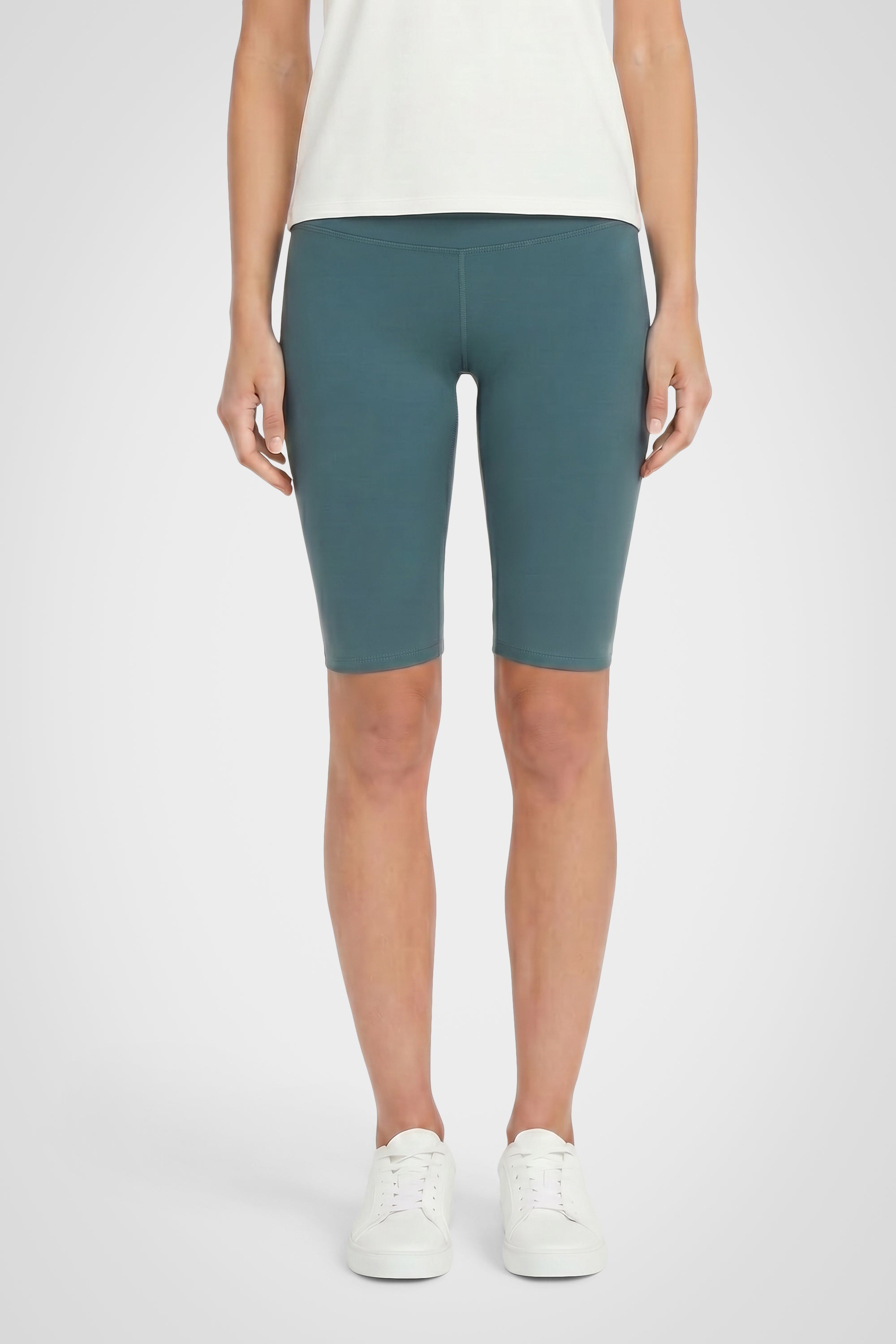Elevara Capri